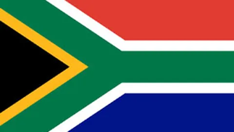 “劳家父子传承，小因维护团队和谐，展现领导气质”